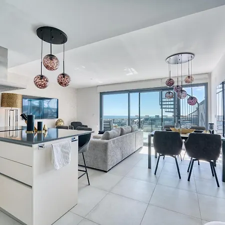 3020 Luxury Duplex Gym Jacuzzi Seaview Апартаменты *